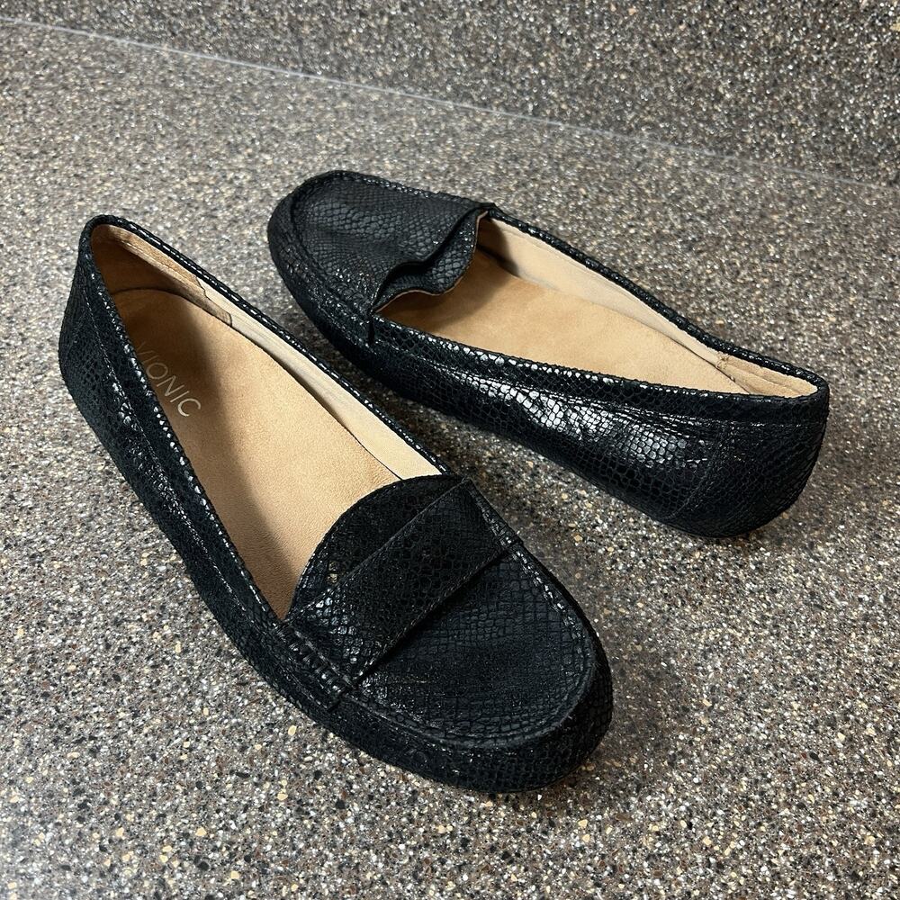 Vionic Women's Black Loafers